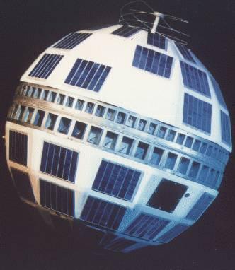 A noite em que uma bandeira cruzou o Atlântico via satélite